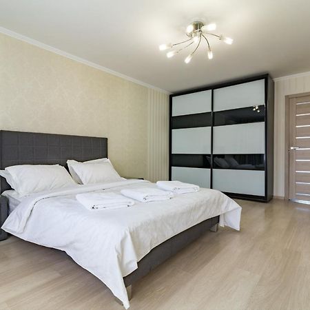 Luxury 2-Bedroom Most City Area, Center Dnipro Exterior photo